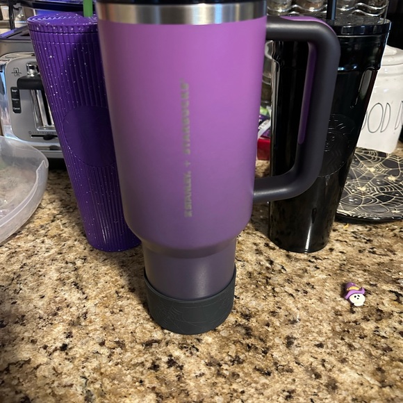 Brand New Never Used limited release Starbucks x Stanley Taiwan 40oz - Picture 3 of 3